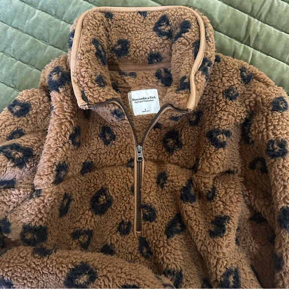 abercrombie and fitch leopard print sherpa pullover - Picture 4 of 6